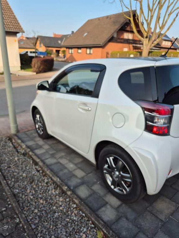 Gebraucht Toyota iQ 68 PS (50 kW) 2009 Weiß Kleinwagen