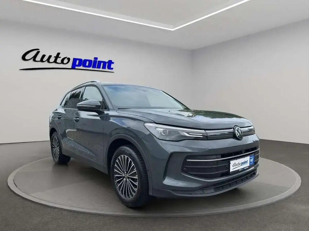 Gebraucht VW Tiguan Life 150 PS (110 kW) 2024 Grau SUV