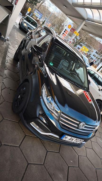 Schwarz Gebraucht 2019 DFSK Fengon SUV | 14.200 € - Bild 1/4