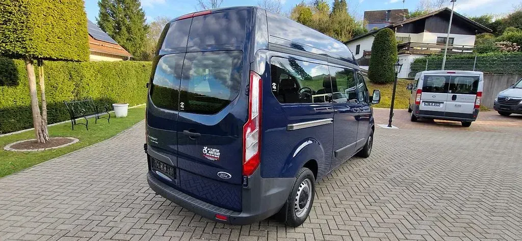 Second-hand Ford Transit Custom 131 CP (96 kW) 2017 Albastru Monovolum