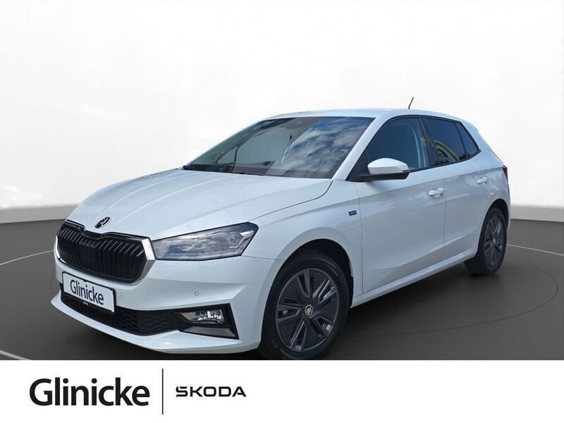 Moonweiß metallic Gebraucht 2024 Skoda Fabia Drive Kleinwagen | 19.970 € (Fairer Preis) - Bild 1/4