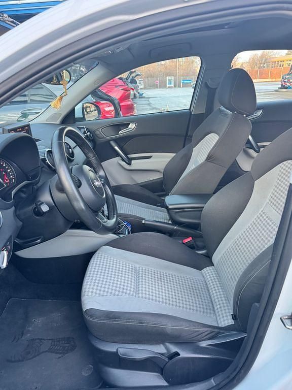 Gebraucht Audi A1 Sportback S-Line 122 PS (89 kW) 2013 Weiß Kleinwagen