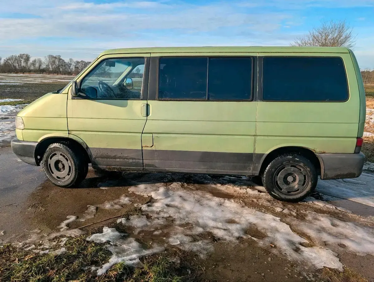 Gebraucht VW Multivan 102 PS (75 kW) 1997 Grün Van / Kleinbus