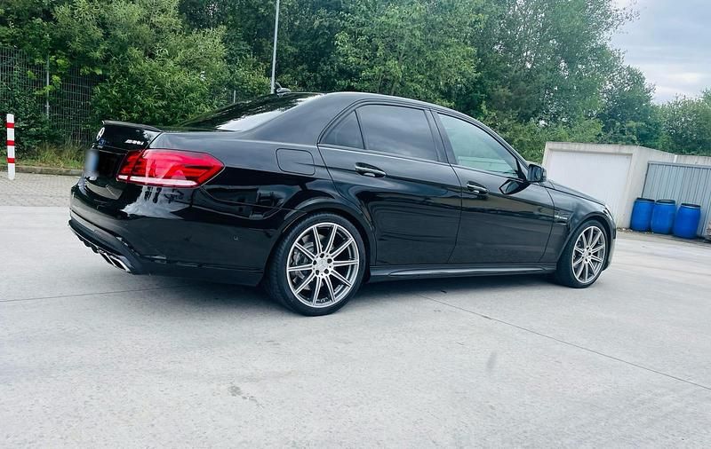 Gebraucht Mercedes E63 AMG AMG 557 PS (409 kW) 2014 Schwarz Limousine