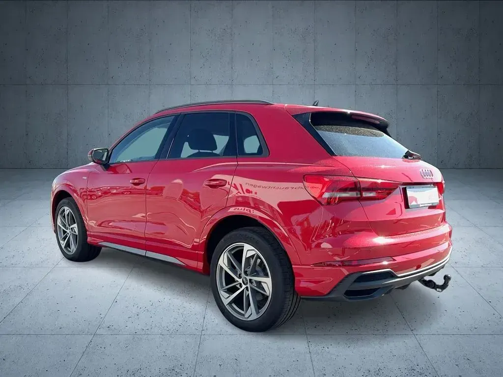 Gebraucht Audi Q3 S-Line 150 PS (110 kW) 2026 Rot SUV