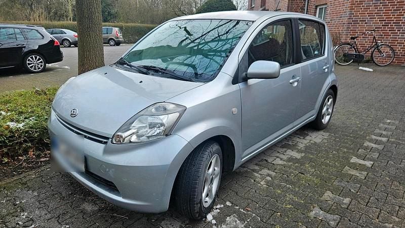 Gebraucht Daihatsu Sirion 86 PS (63 kW) 2006 Silber Kleinwagen