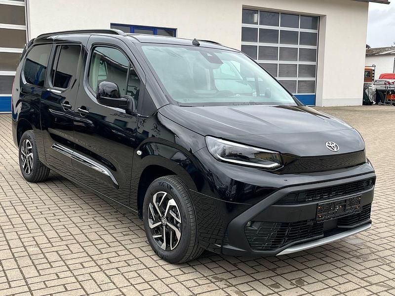 Schwarz Neu 2025 Toyota Proace Verso City Kombi | 34.600 € (Teuer) - Bild 1/4