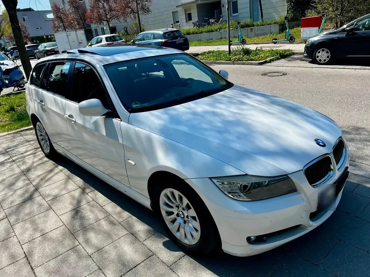 Gebraucht BMW 318 143 PS (105 kW) 2009 Weiß Kombi