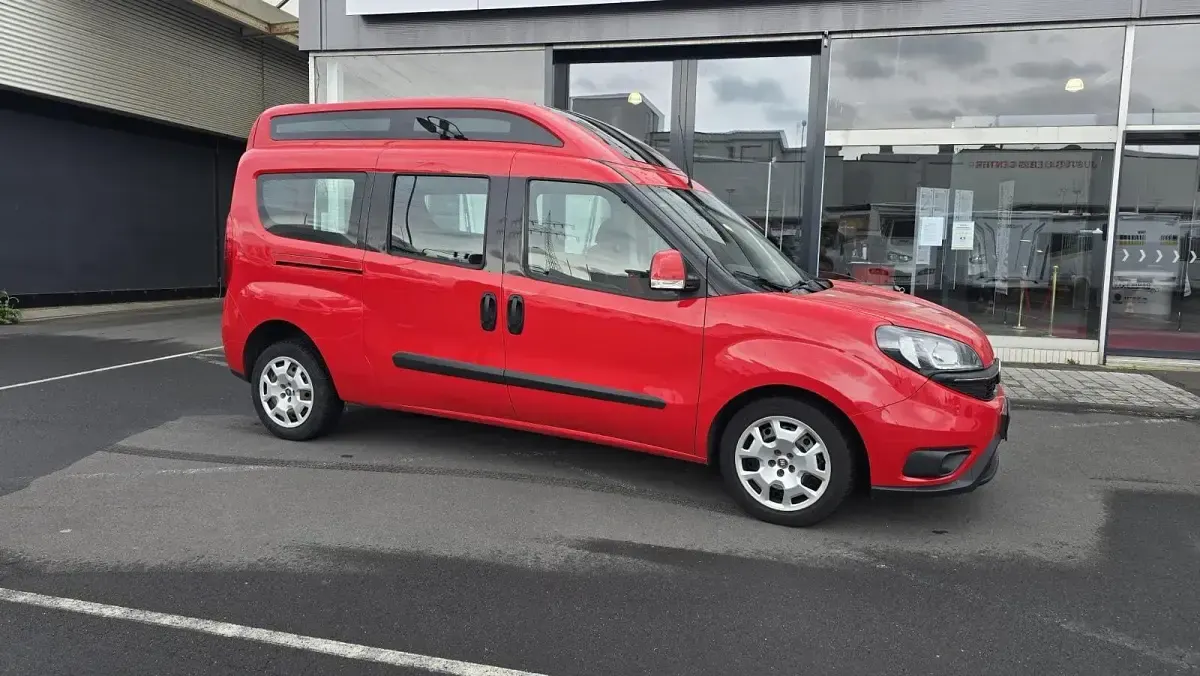 Gebraucht Fiat Doblò 120 PS (88 kW) 2019 Rot Van / Kleinbus