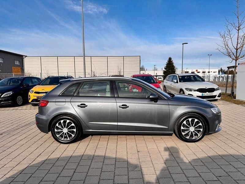 Gebraucht Audi A3 Sport 184 PS (135 kW) 2018 Grau Limousine