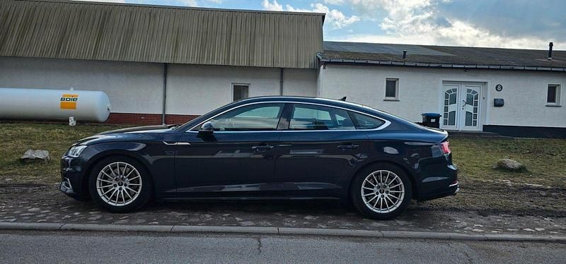Używany Audi A5 Sportback Ambiente 252 KM (185 kW) 2017 Niebieski Hatchback