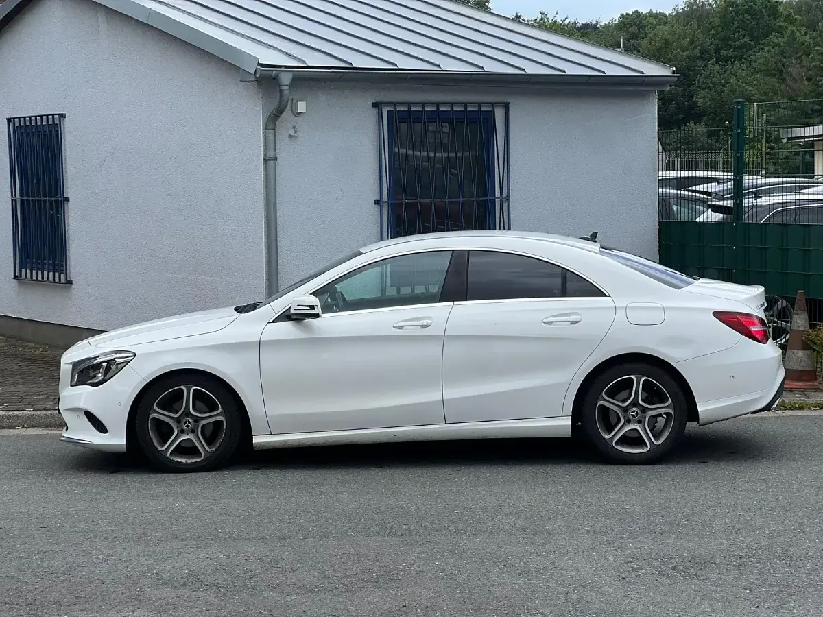 Gebraucht Mercedes CLA180 109 PS (80 kW) 2018 Weiß Limousine