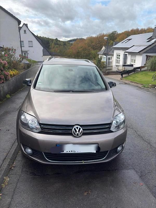 Braun Gebraucht 2011 VW Golf Plus Cross Style Van / Kleinbus | 5.700 € - Bild 1/4