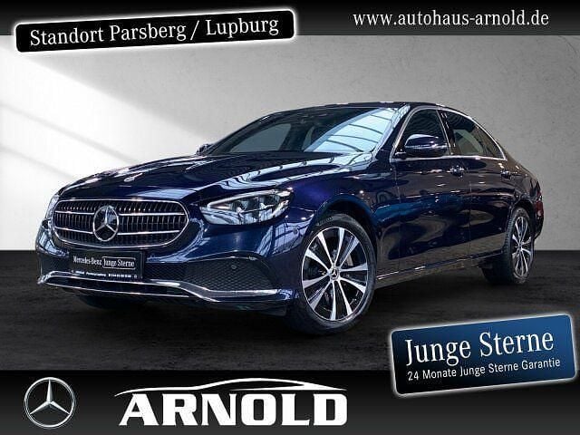 Blau (nautikblau) Gebraucht 2022 Mercedes E300 Avantgarde Limousine | 34.450 € (Fairer Preis) - Bild 1/4