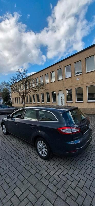 Gebraucht Ford Mondeo 140 PS (102 kW) 2013 Grau Kombi