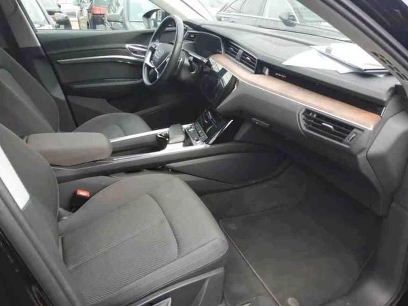 Gebraucht Audi e-tron Ambiente 300 kW (408 PS) 2022 Brillantschwarz SUV