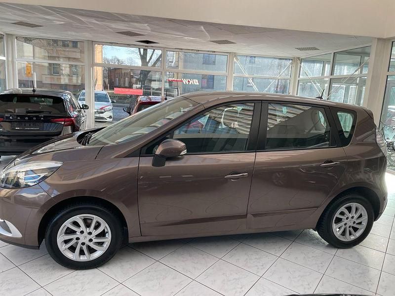 Gebraucht Renault Scénic III Initiale Paris 116 PS (85 kW) 2014 Braun Van / Kleinbus