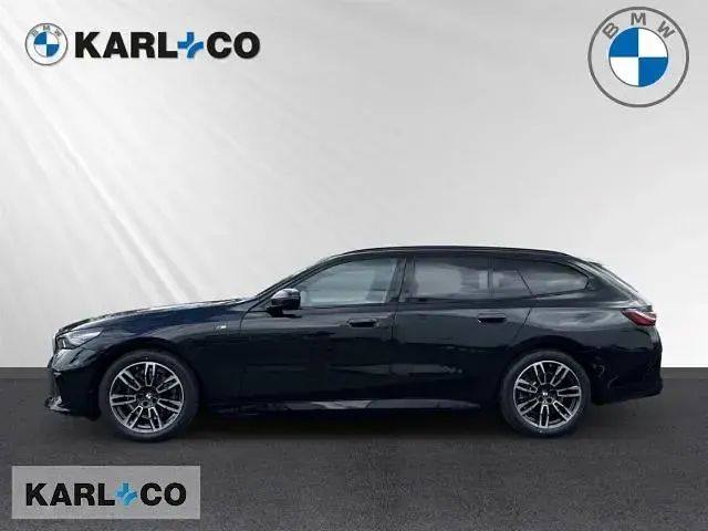 Gebraucht BMW 520 M Sport 197 PS (144 kW) 2025 Schwarz Kombi