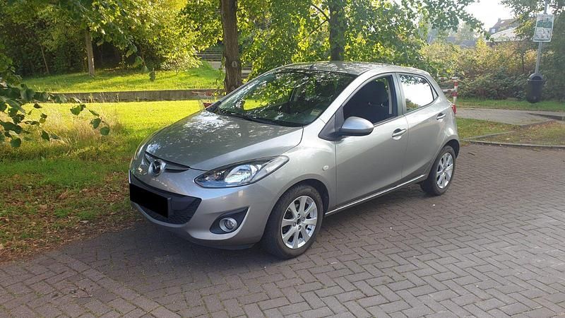 Gebraucht Mazda 2 75 PS (55 kW) 2011 Grau Kleinwagen