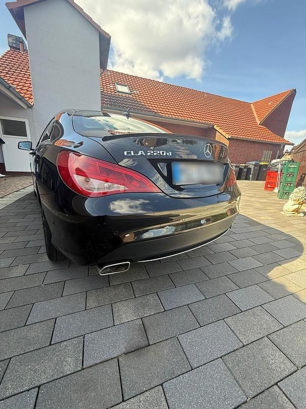 Gebraucht Mercedes CLA220 177 PS (130 kW) 2015 Schwarz Limousine