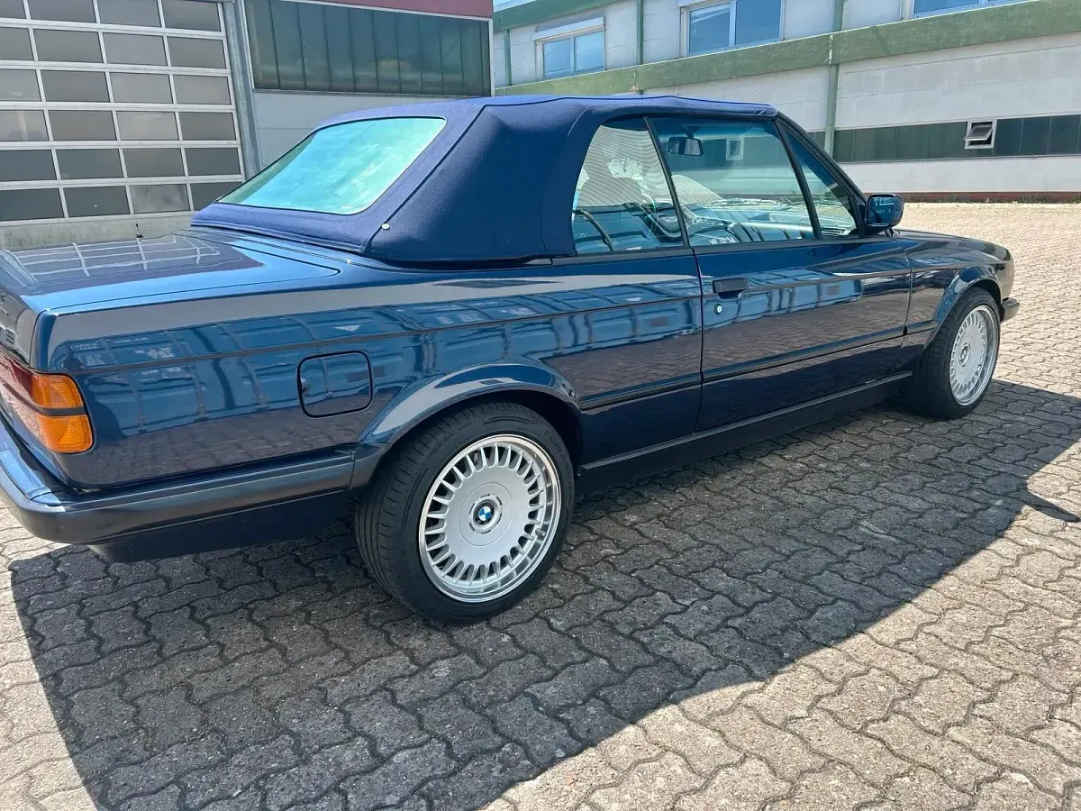 Gebraucht BMW 328 193 PS (141 kW) 1989 Blau Cabrio