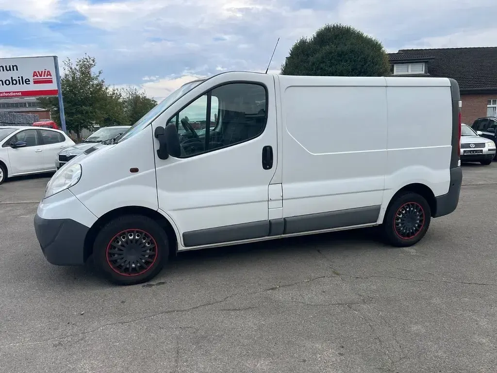 Gebraucht Opel Vivaro 114 PS (83 kW) 2013 Weiß Van / Kleinbus