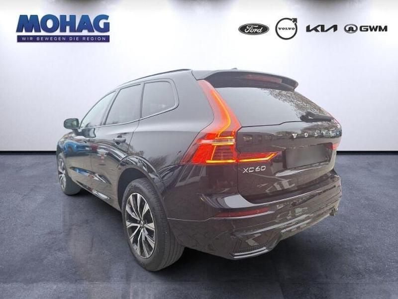 Gebraucht Volvo XC60 Plus 197 PS (144 kW) 2022 Schwarz SUV