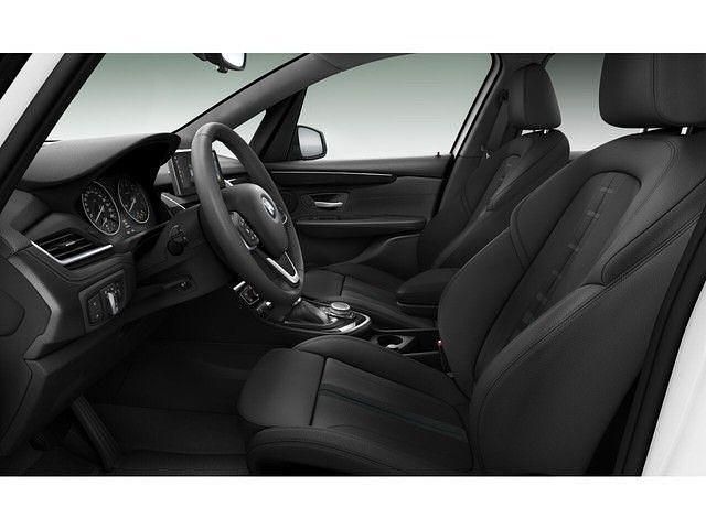 Gebraucht BMW 220 Active Tourer Sport Line 192 PS (141 kW) 2018 Weiß Van / Kleinbus