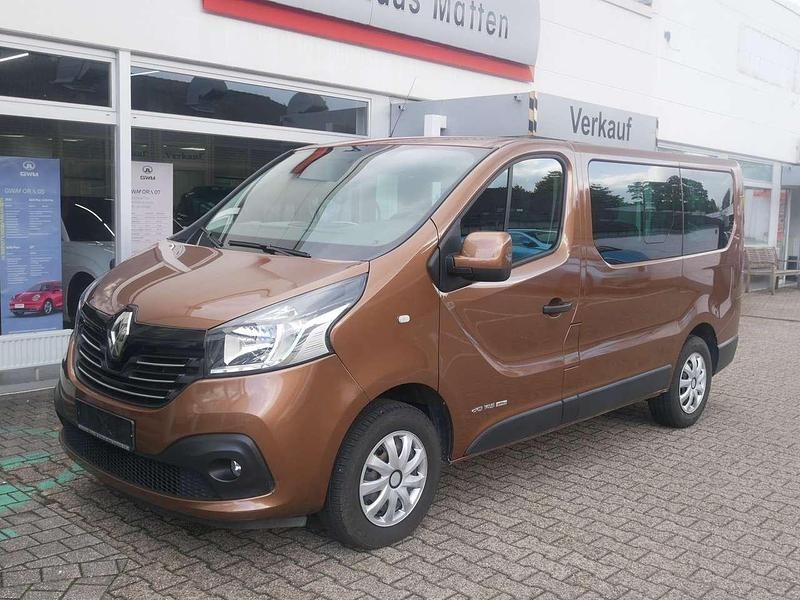 Gebraucht Renault Trafic Expression 145 PS (106 kW) 2015 Kupferbraun Van / Kleinbus