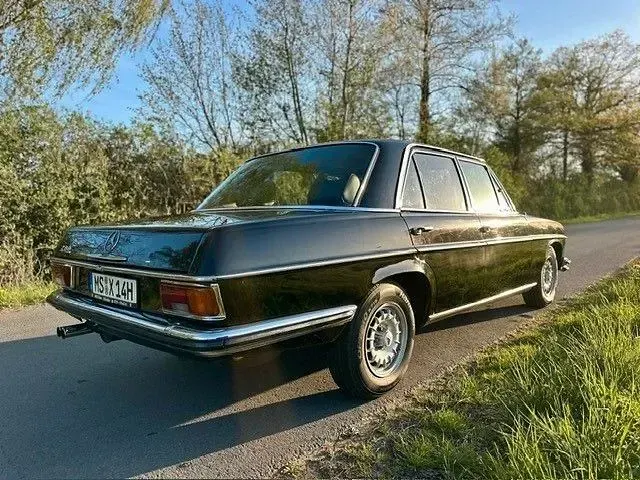 Gebraucht Mercedes E280 160 PS (117 kW) 1975 Schwarz Limousine