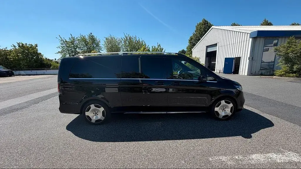 Gebraucht Mercedes V300 Exclusive 231 PS (169 kW) 2026 Obsidianschwarz Van / Kleinbus