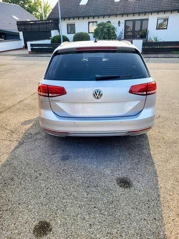 Gebraucht VW Passat Comfortline 150 PS (110 kW) 2018 Silber Kombi