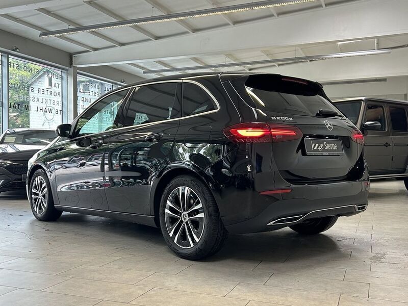 Gebraucht Mercedes B200 Progressive 150 PS (110 kW) 2023 Andere farbe Van / Kleinbus