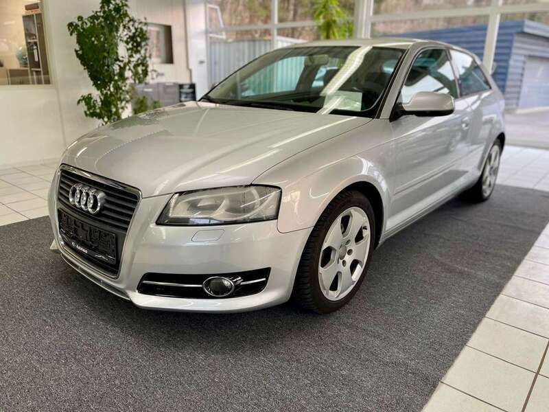 Eissilber metallic Gebraucht 2012 Audi A3 Sportback Ambition Kleinwagen | 5.590 € (Guter Preis) - Bild 1/4