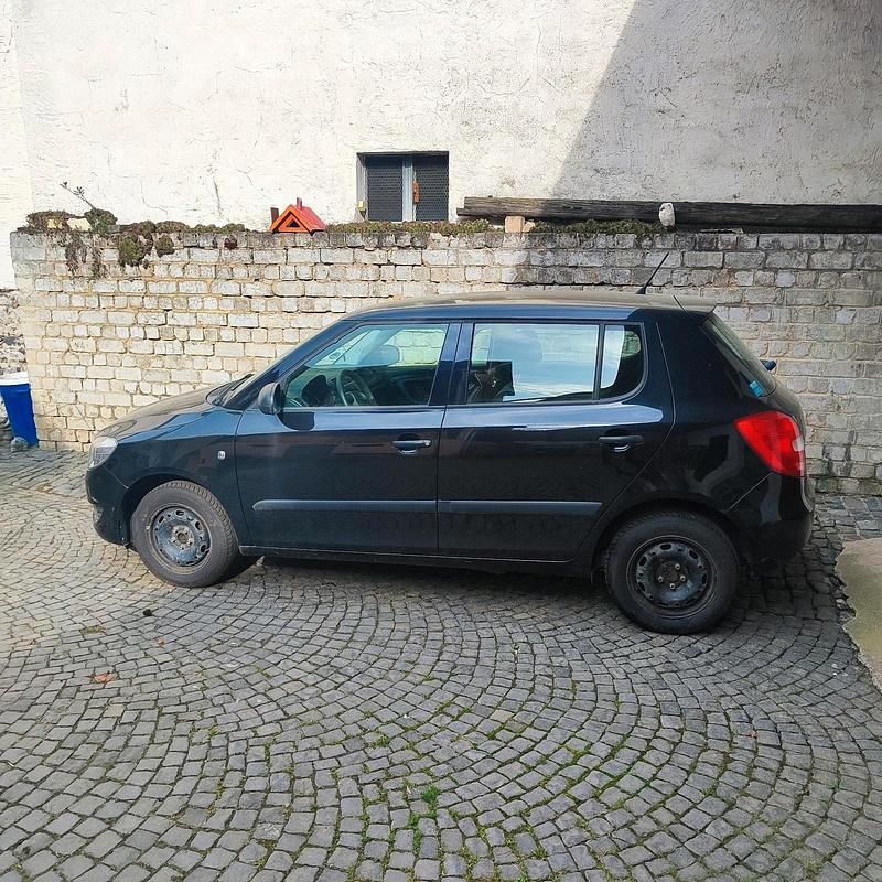 Gebraucht Skoda Fabia 60 PS (44 kW) 2011 Schwarz Kleinwagen