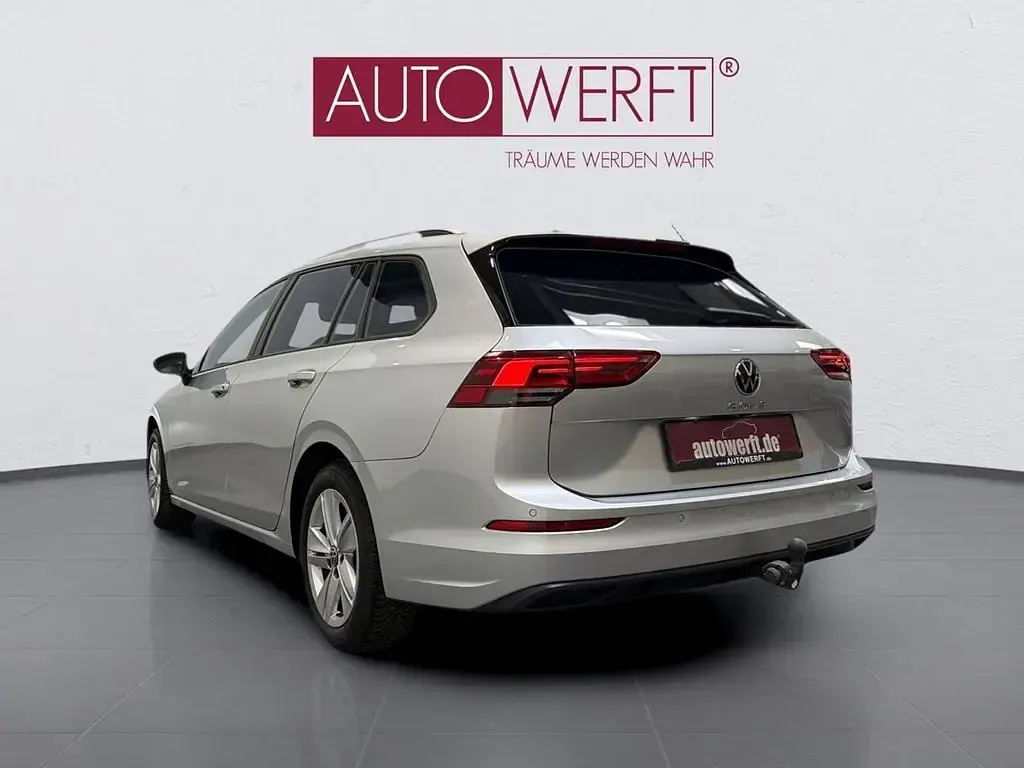 Gebraucht VW Golf VIII Life 150 PS (110 kW) 2024 Silber Kombi