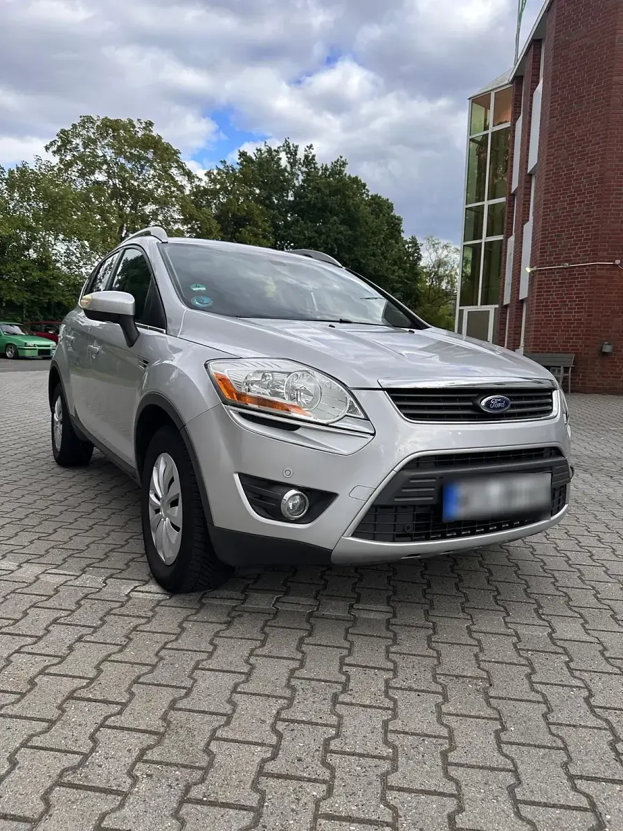 Gebraucht Ford Kuga 140 PS (102 kW) 2011 Silber SUV