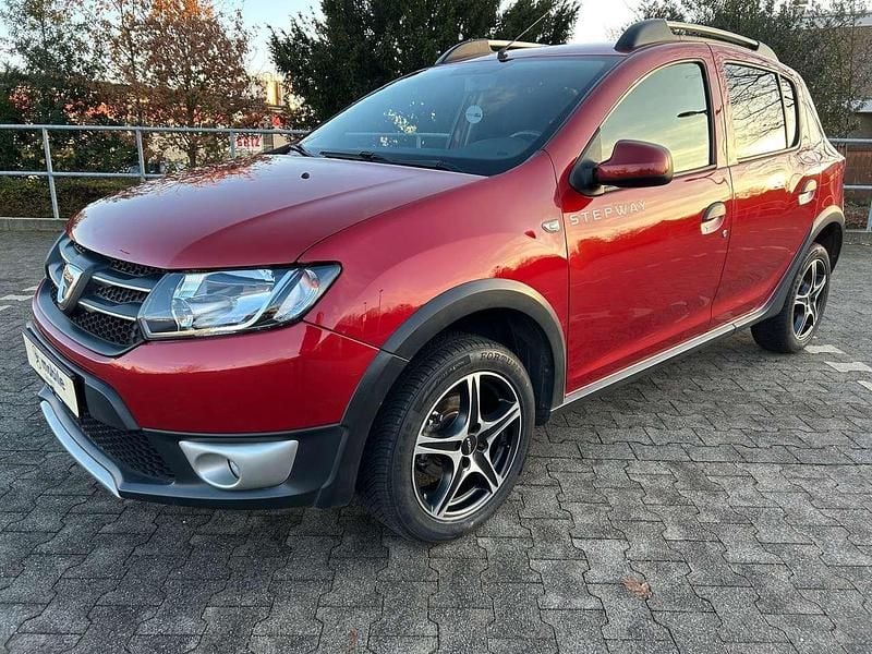 Weinrot metallic Gebraucht 2015 Dacia Sandero Stepway SUV | 8.890 € (Fairer Preis) - Bild 1/4