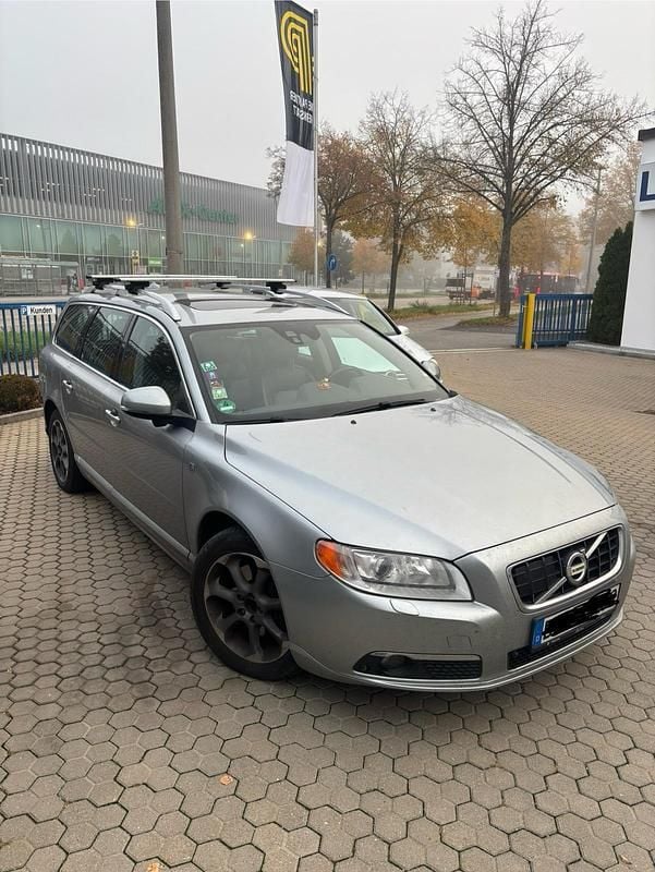 Silber Gebraucht 2012 Volvo V70 Ocean Race Kombi | 7.000 € (Fairer Preis) - Bild 1/4