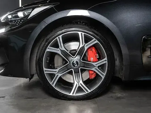 Gebraucht Kia Stinger GT 370 PS (272 kW) 2019 (p2m) pantera metal metallic Kleinwagen