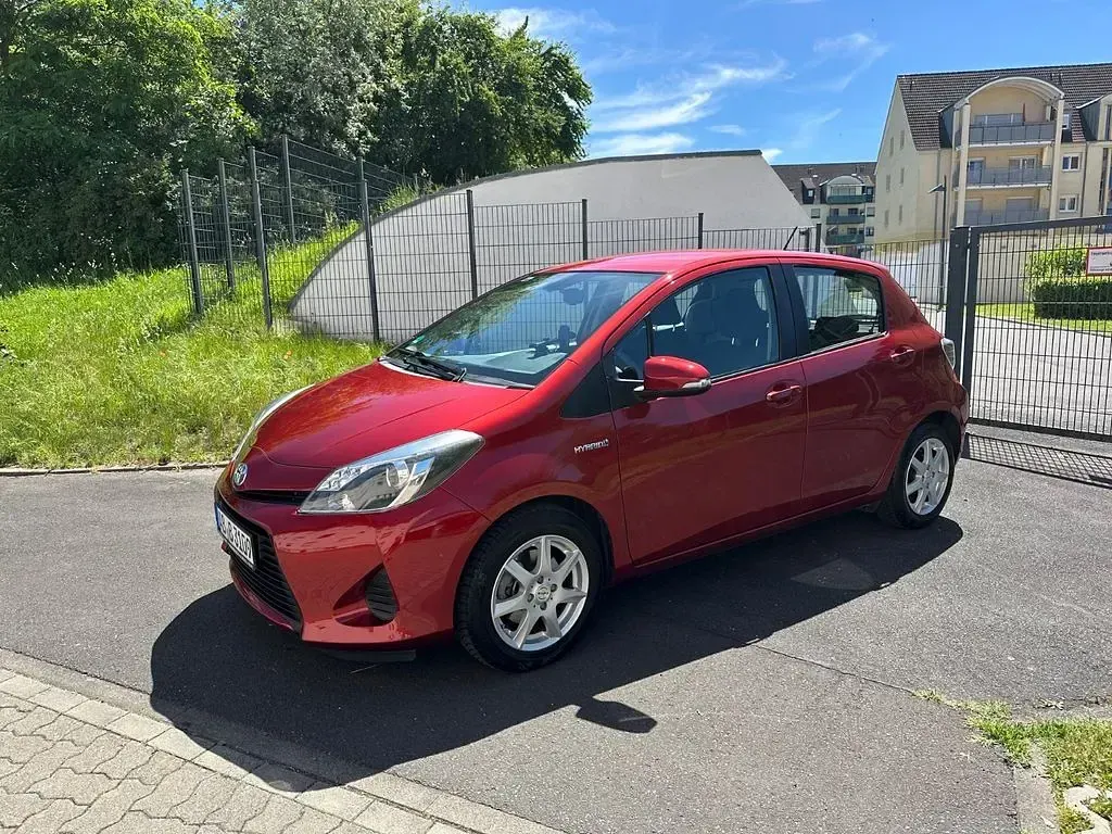 Gebraucht Toyota Yaris 101 PS (74 kW) 2012 Rot Kleinwagen