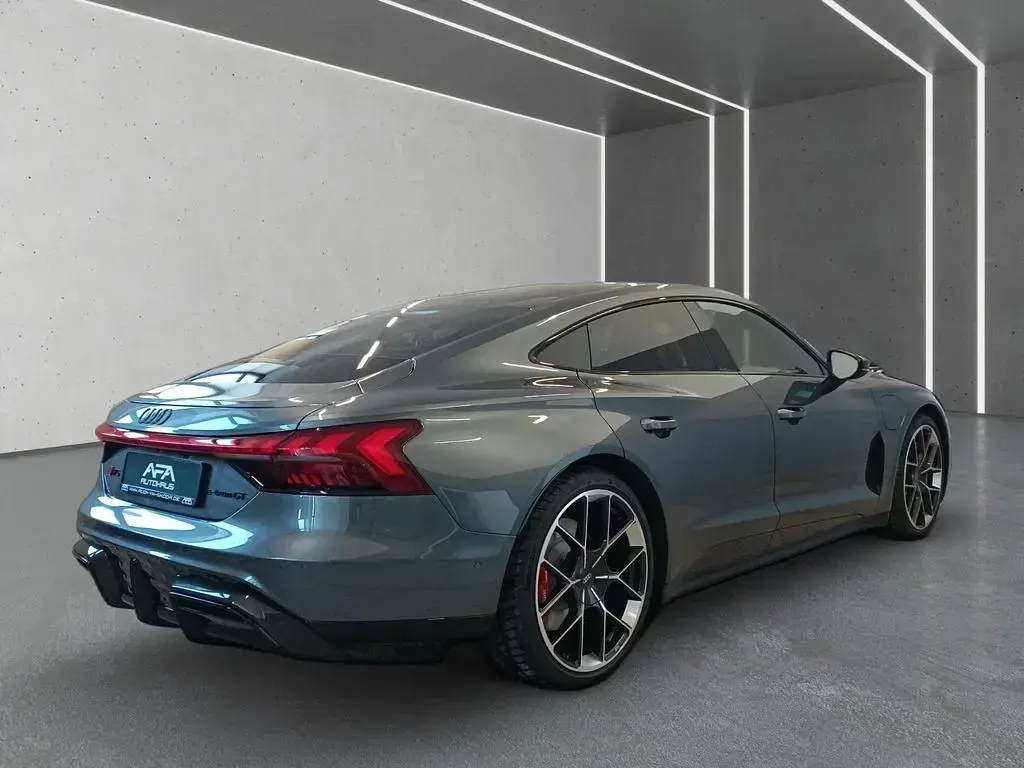 Nouă Audi e-tron GT quattro Performance 620 kW (843 CP) 2025 Gri Berlinǎ