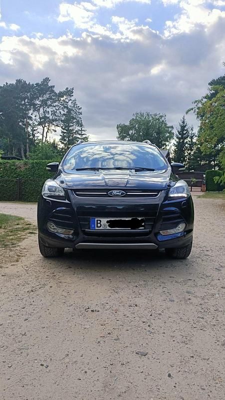 Schwarz Gebraucht 2013 Ford Kuga Titanium SUV | 10.500 € (Fairer Preis) - Bild 1/4