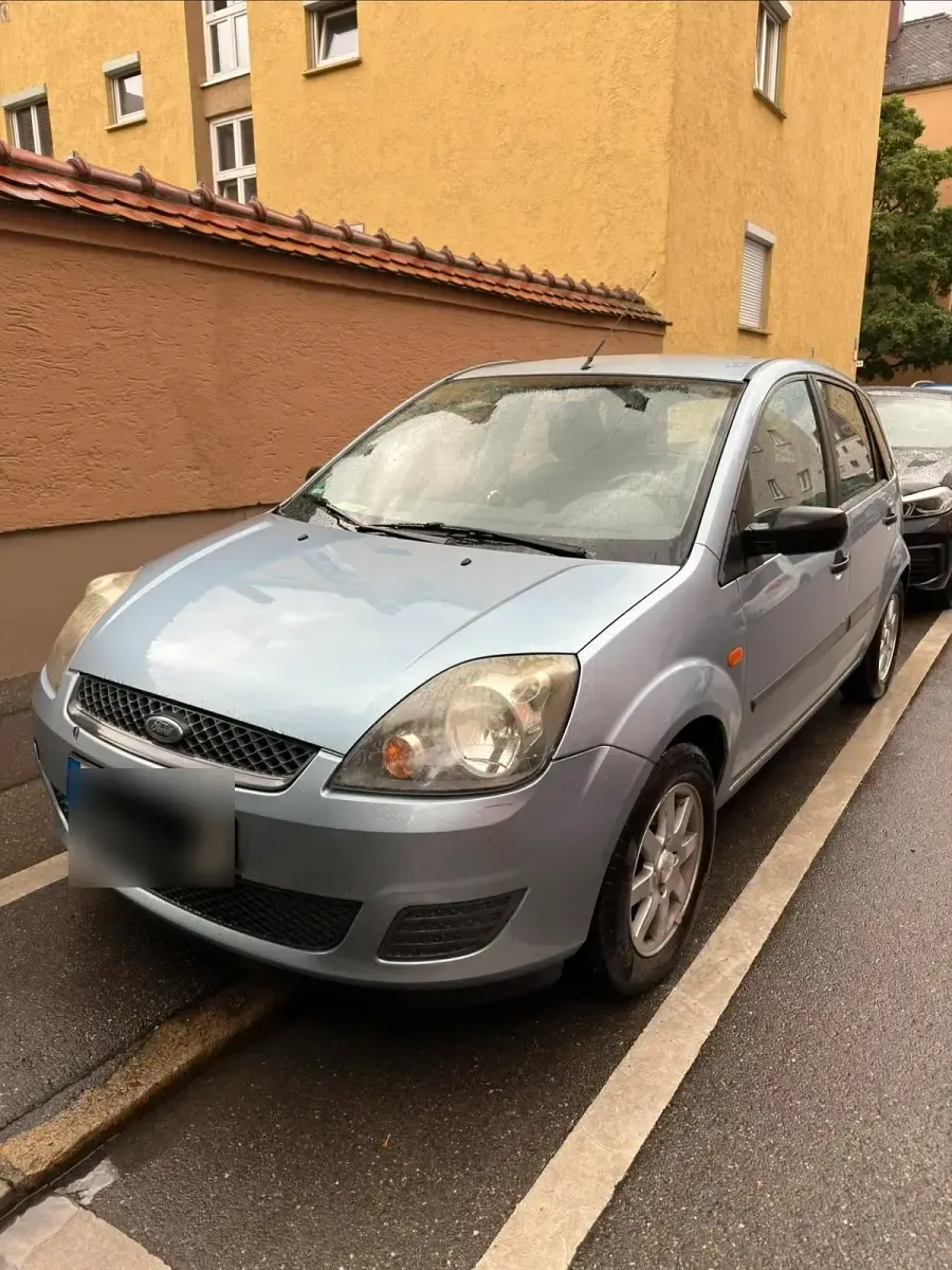 Gebraucht Ford Fiesta 80 PS (58 kW) 2007 Blau Kleinwagen