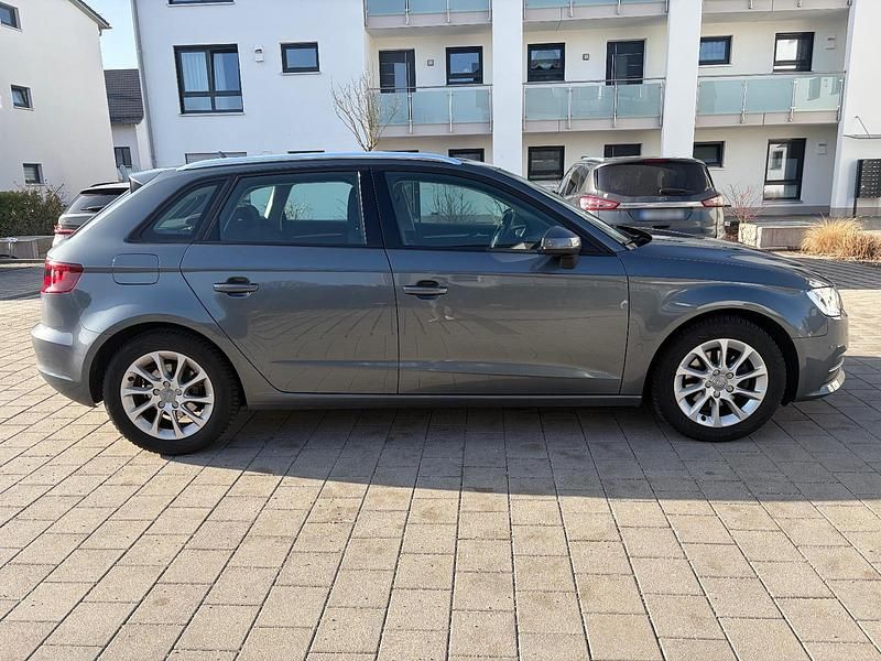 Gebraucht Audi A3 125 PS (91 kW) 2014 Grau Limousine