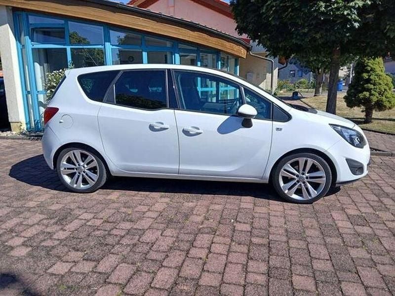 Gebraucht Opel Meriva Color Edition 120 PS (88 kW) 2011 Weiß Van / Kleinbus