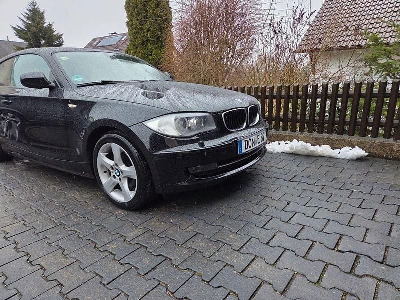 Gebraucht BMW 120 Sport Line 177 PS (130 kW) 2010 Schwarz Kleinwagen