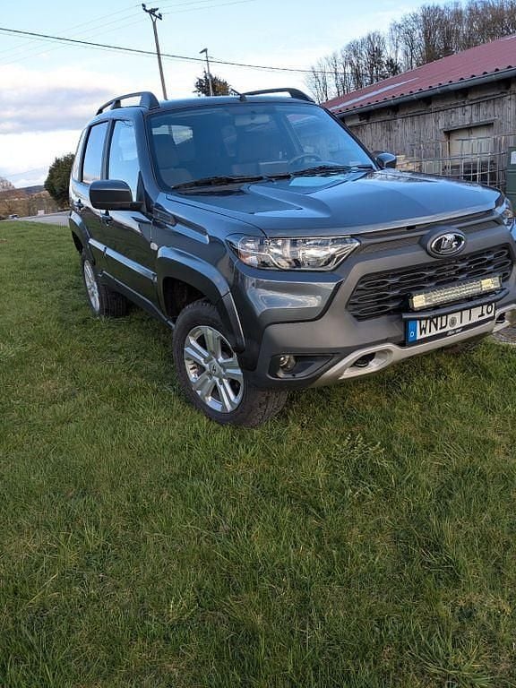 Second-hand Lada niva 80 CP (58 kW) 2021 Gri SUV