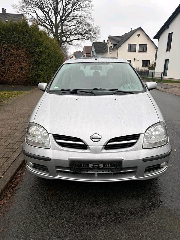 Silber Gebraucht 2005 Nissan Almera Tino Van / Kleinbus | 2.200 € (Fairer Preis) - Bild 1/4