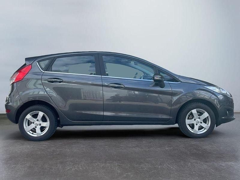 Gebraucht Ford Fiesta Titanium 101 PS (74 kW) 2016 Grau Limousine